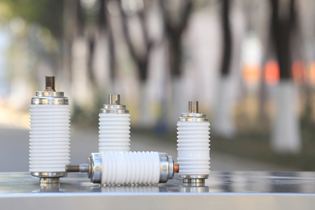 真空開關管接觸點選什么材質好?一般為銅合金!