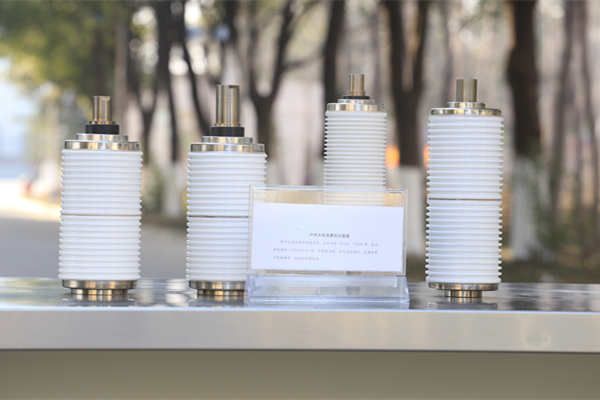 真空開(kāi)關(guān)管絕緣外殼采用玻璃材料,優(yōu)勢(shì)多多!