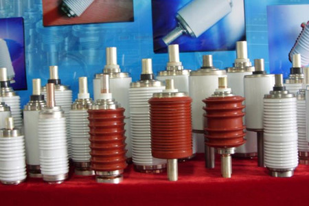 如何判斷真空斷路器中的真空滅弧室需要更換？